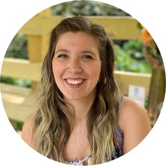 Hillary Mokris headshot